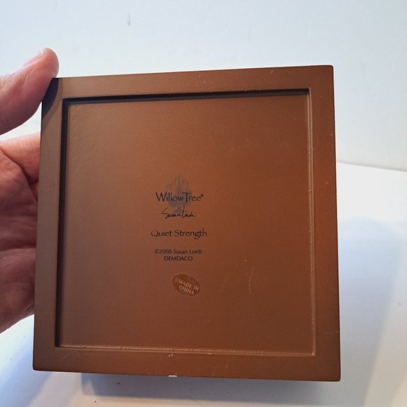 Willow Tree Quiet Strength, Sculpted Hand-Painted Memory Box - Picture 6 of 8